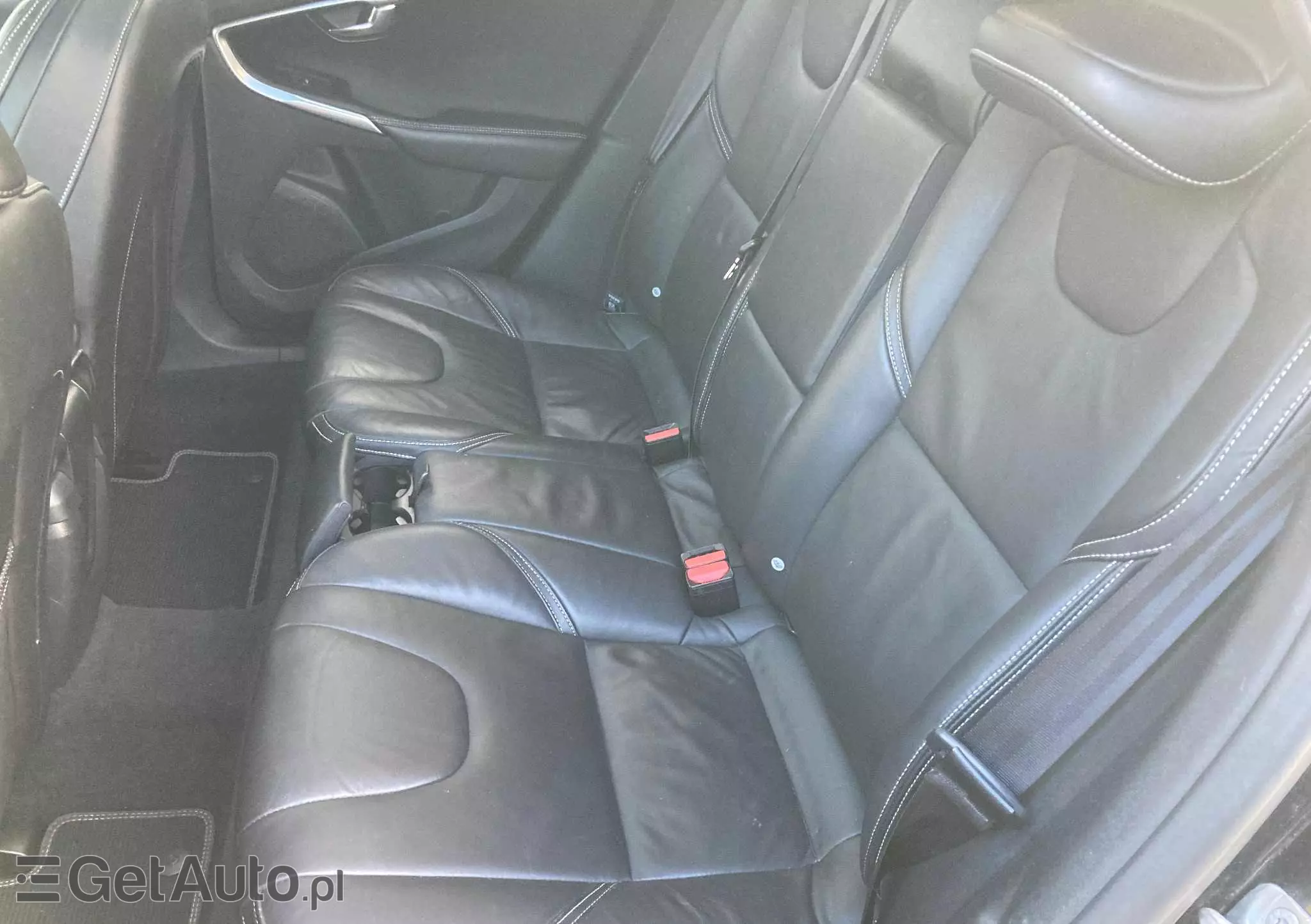 VOLVO V40 D2 R Design