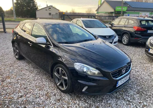 VOLVO V40 D2 R Design