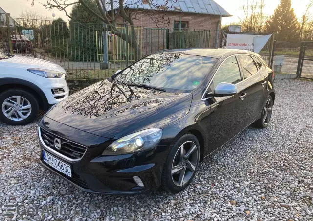 VOLVO V40 D2 R Design