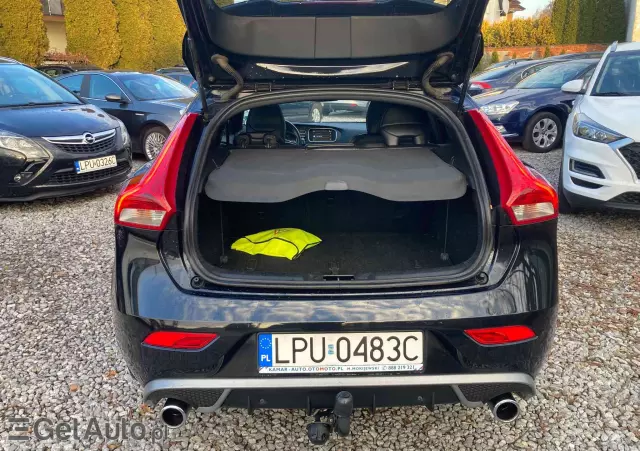 VOLVO V40 D2 R Design