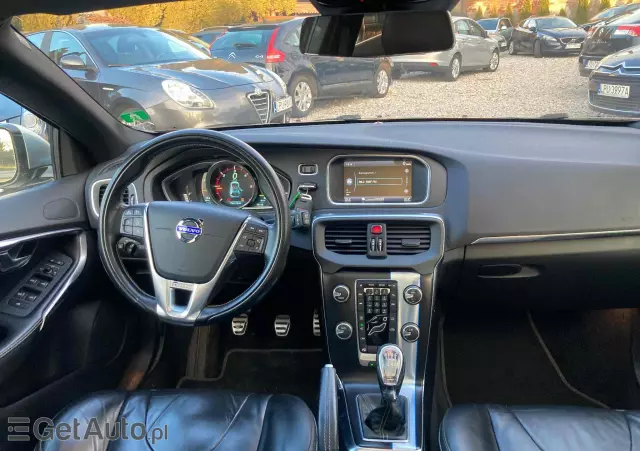 VOLVO V40 D2 R Design