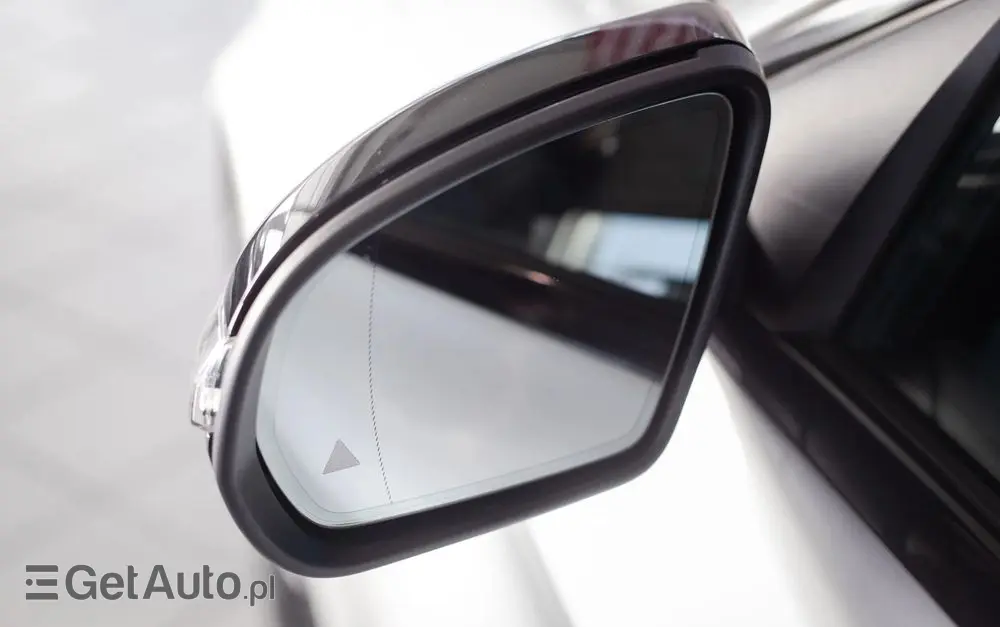 MERCEDES-BENZ Klasa C 300 4MATIC 9G-TRONIC