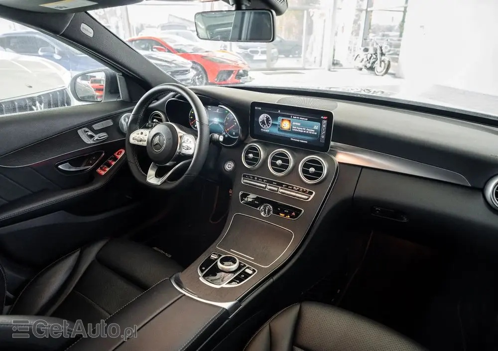 MERCEDES-BENZ Klasa C 300 4MATIC 9G-TRONIC