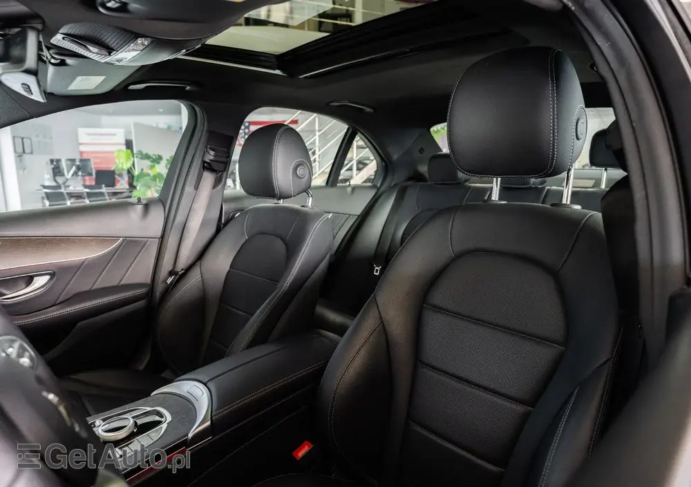 MERCEDES-BENZ Klasa C 300 4MATIC 9G-TRONIC