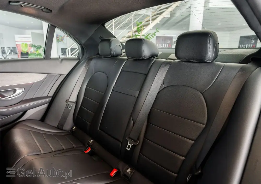 MERCEDES-BENZ Klasa C 300 4MATIC 9G-TRONIC