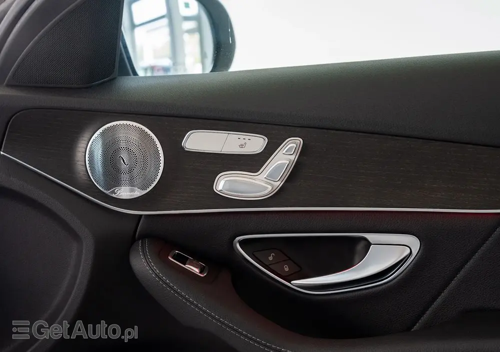 MERCEDES-BENZ Klasa C 300 4MATIC 9G-TRONIC