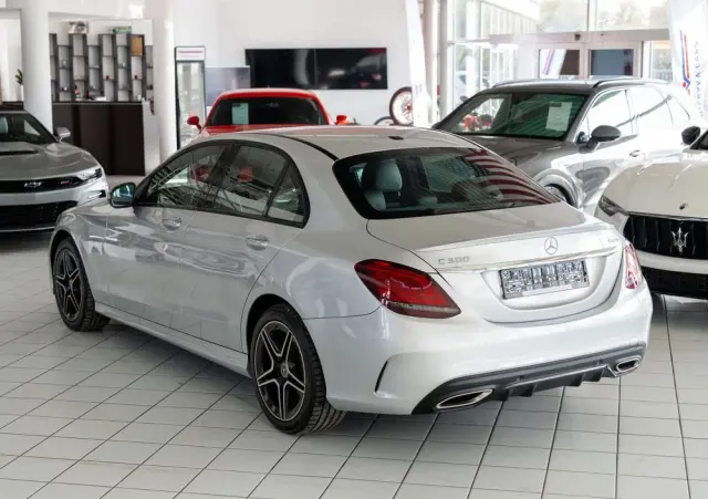 MERCEDES-BENZ Klasa C 300 4MATIC 9G-TRONIC