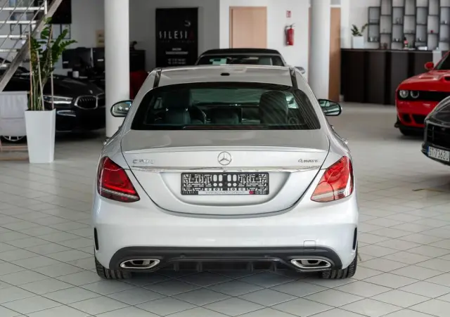 MERCEDES-BENZ Klasa C 300 4MATIC 9G-TRONIC