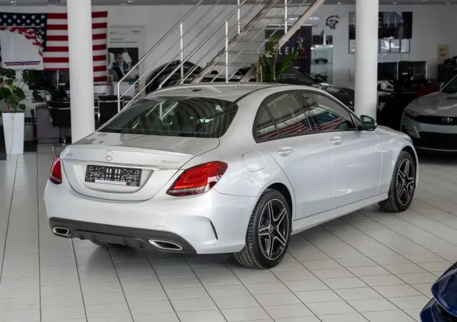 MERCEDES-BENZ Klasa C 300 4MATIC 9G-TRONIC