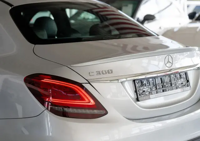 MERCEDES-BENZ Klasa C 300 4MATIC 9G-TRONIC