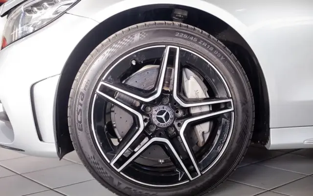 MERCEDES-BENZ Klasa C 300 4MATIC 9G-TRONIC