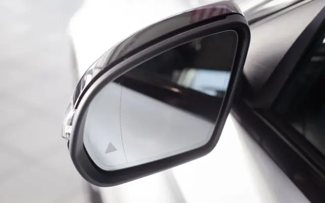 MERCEDES-BENZ Klasa C 300 4MATIC 9G-TRONIC