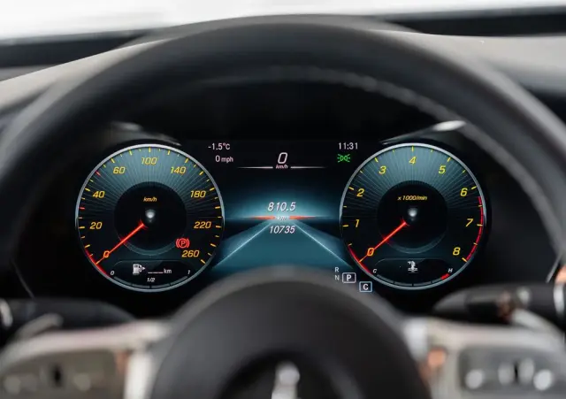 MERCEDES-BENZ Klasa C 300 4MATIC 9G-TRONIC