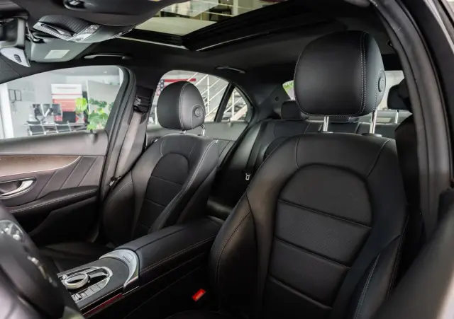 MERCEDES-BENZ Klasa C 300 4MATIC 9G-TRONIC