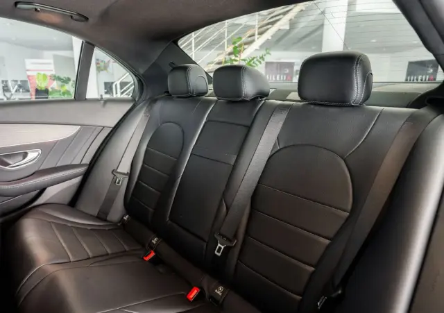 MERCEDES-BENZ Klasa C 300 4MATIC 9G-TRONIC