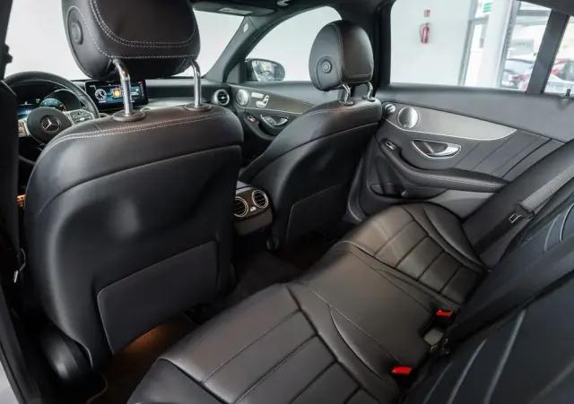 MERCEDES-BENZ Klasa C 300 4MATIC 9G-TRONIC