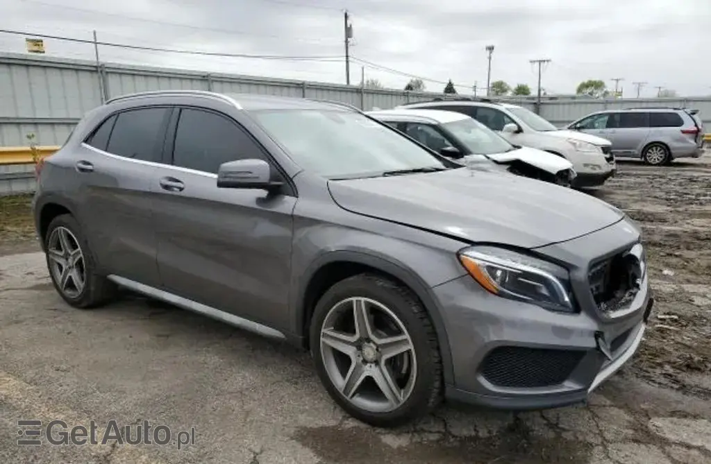 MERCEDES-BENZ GLA 