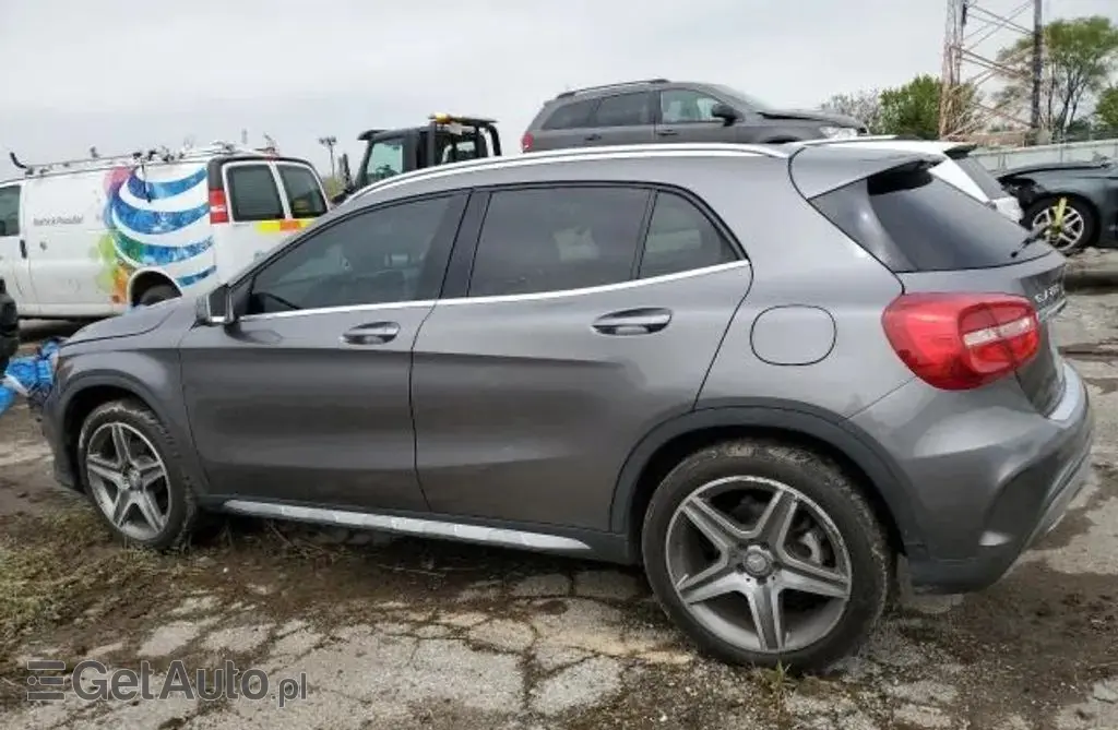 MERCEDES-BENZ GLA 