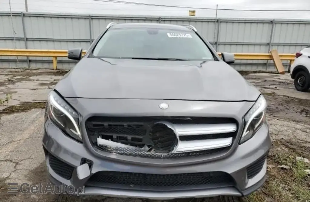 MERCEDES-BENZ GLA 