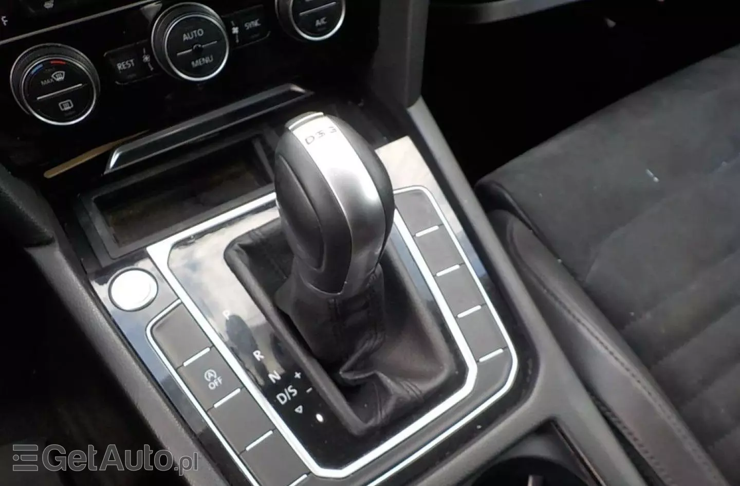 VOLKSWAGEN Passat Variant 1.6 TDI SCR DSG