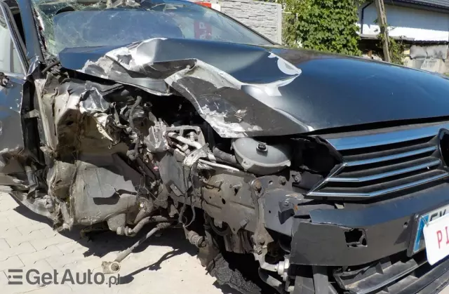 VOLKSWAGEN Passat Variant 1.6 TDI SCR DSG