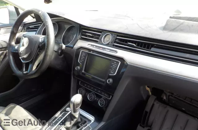 VOLKSWAGEN Passat Variant 1.6 TDI SCR DSG
