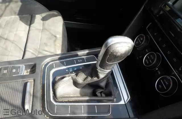 VOLKSWAGEN Passat Variant 1.6 TDI SCR DSG