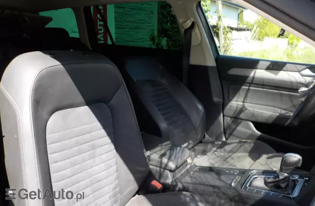 VOLKSWAGEN Passat Variant 1.6 TDI SCR DSG