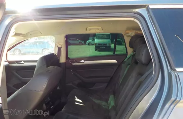VOLKSWAGEN Passat Variant 1.6 TDI SCR DSG