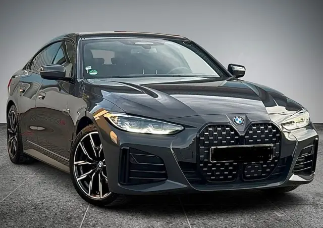BMW Seria 4 420d xDrive Sport-Aut M Sport