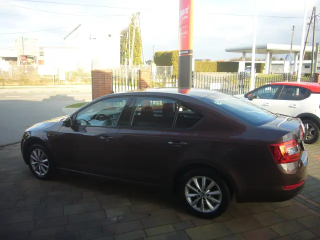 SKODA Octavia Ambition