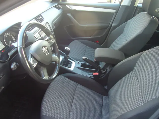 SKODA Octavia Ambition