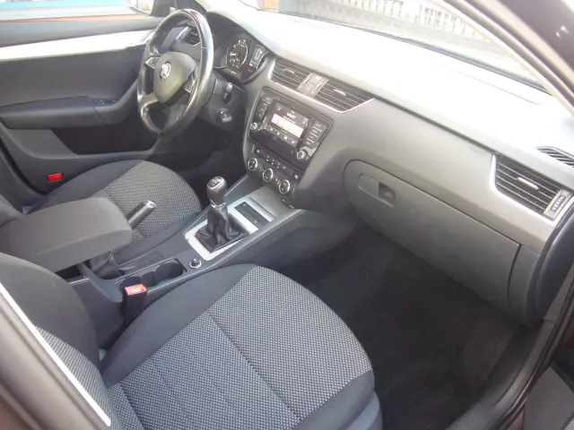 SKODA Octavia Ambition