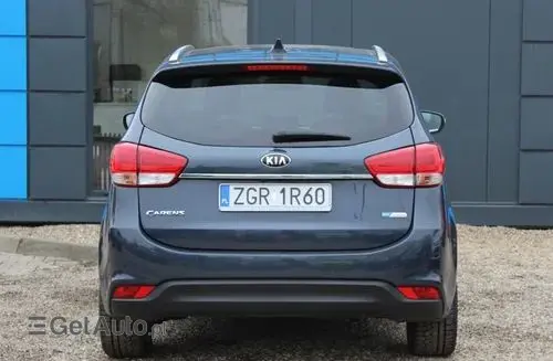 KIA Carens 