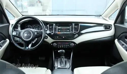 KIA Carens 