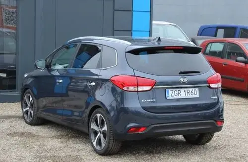 KIA Carens 