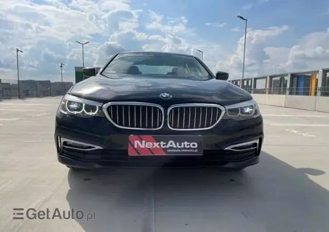 BMW Seria 5 530e iPerformance xDrive Luxury Line