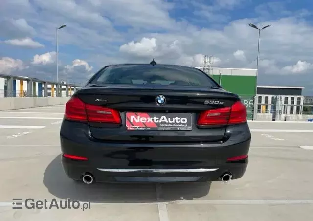 BMW Seria 5 530e iPerformance xDrive Luxury Line