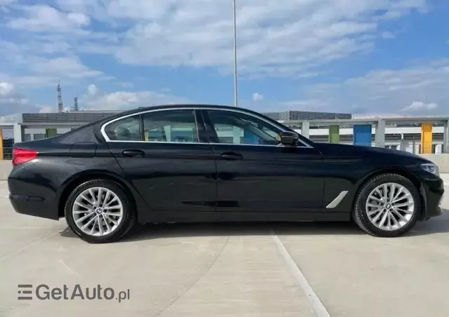 BMW Seria 5 530e iPerformance xDrive Luxury Line