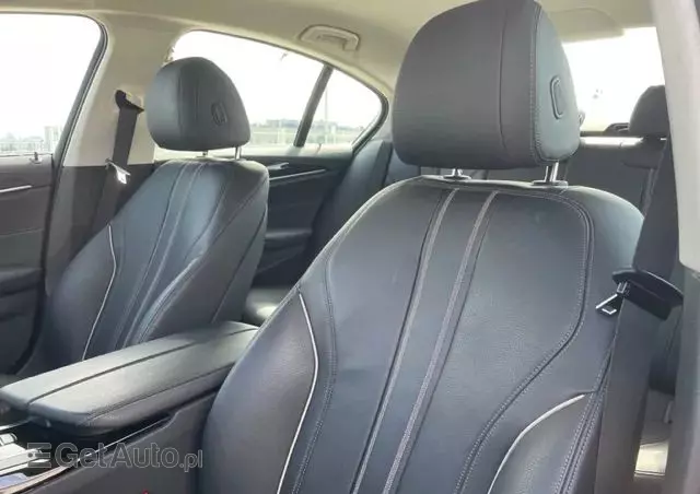 BMW Seria 5 530e iPerformance xDrive Luxury Line