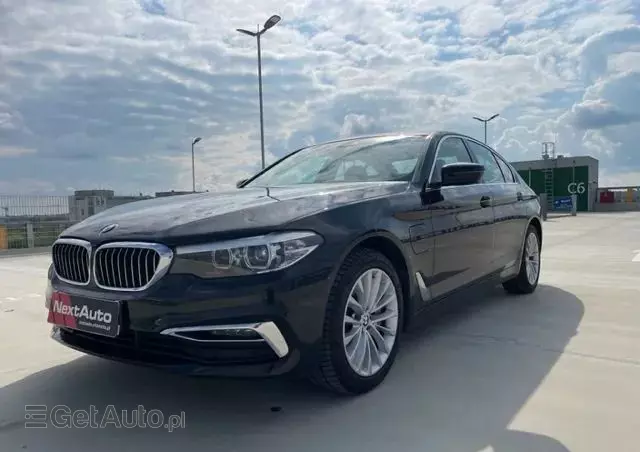 BMW Seria 5 530e iPerformance xDrive Luxury Line
