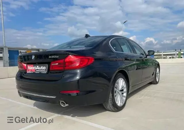 BMW Seria 5 530e iPerformance xDrive Luxury Line