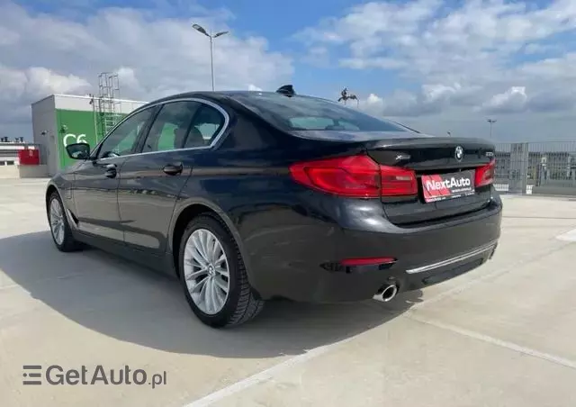 BMW Seria 5 530e iPerformance xDrive Luxury Line