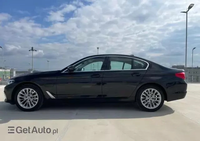 BMW Seria 5 530e iPerformance xDrive Luxury Line