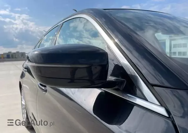 BMW Seria 5 530e iPerformance xDrive Luxury Line