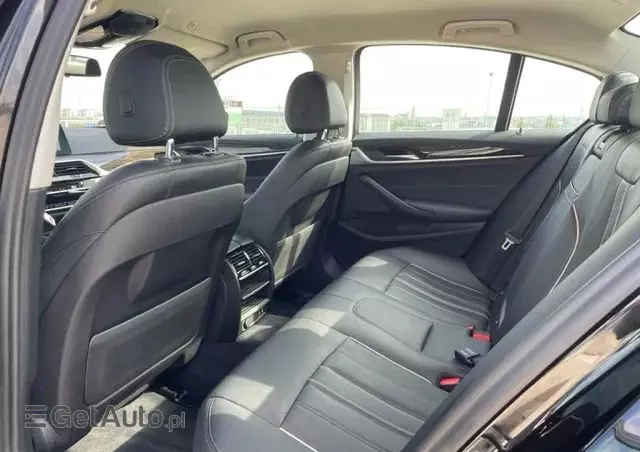 BMW Seria 5 530e iPerformance xDrive Luxury Line