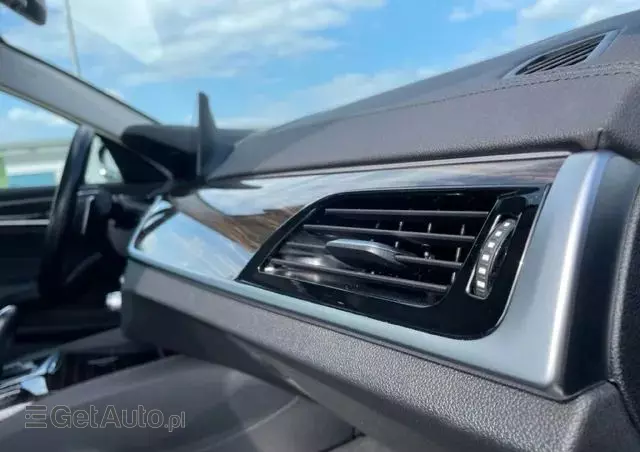 BMW Seria 5 530e iPerformance xDrive Luxury Line