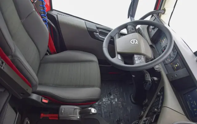 VOLVO FH500 / NISKA KABINA / HYDRAULIKA / EURO 6 / ACC / LEDY / ALUFELGI / SERWISOWANY / SPROWADZONY 