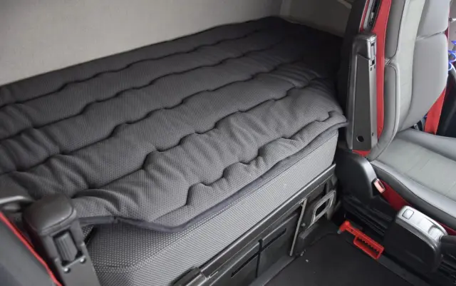 VOLVO FH500 / NISKA KABINA / HYDRAULIKA / EURO 6 / ACC / LEDY / ALUFELGI / SERWISOWANY / SPROWADZONY 