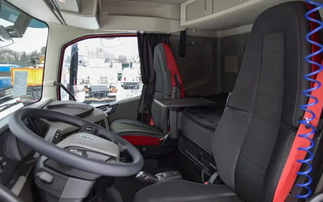 VOLVO FH500 / NISKA KABINA / HYDRAULIKA / EURO 6 / ACC / LEDY / ALUFELGI / SERWISOWANY / SPROWADZONY 